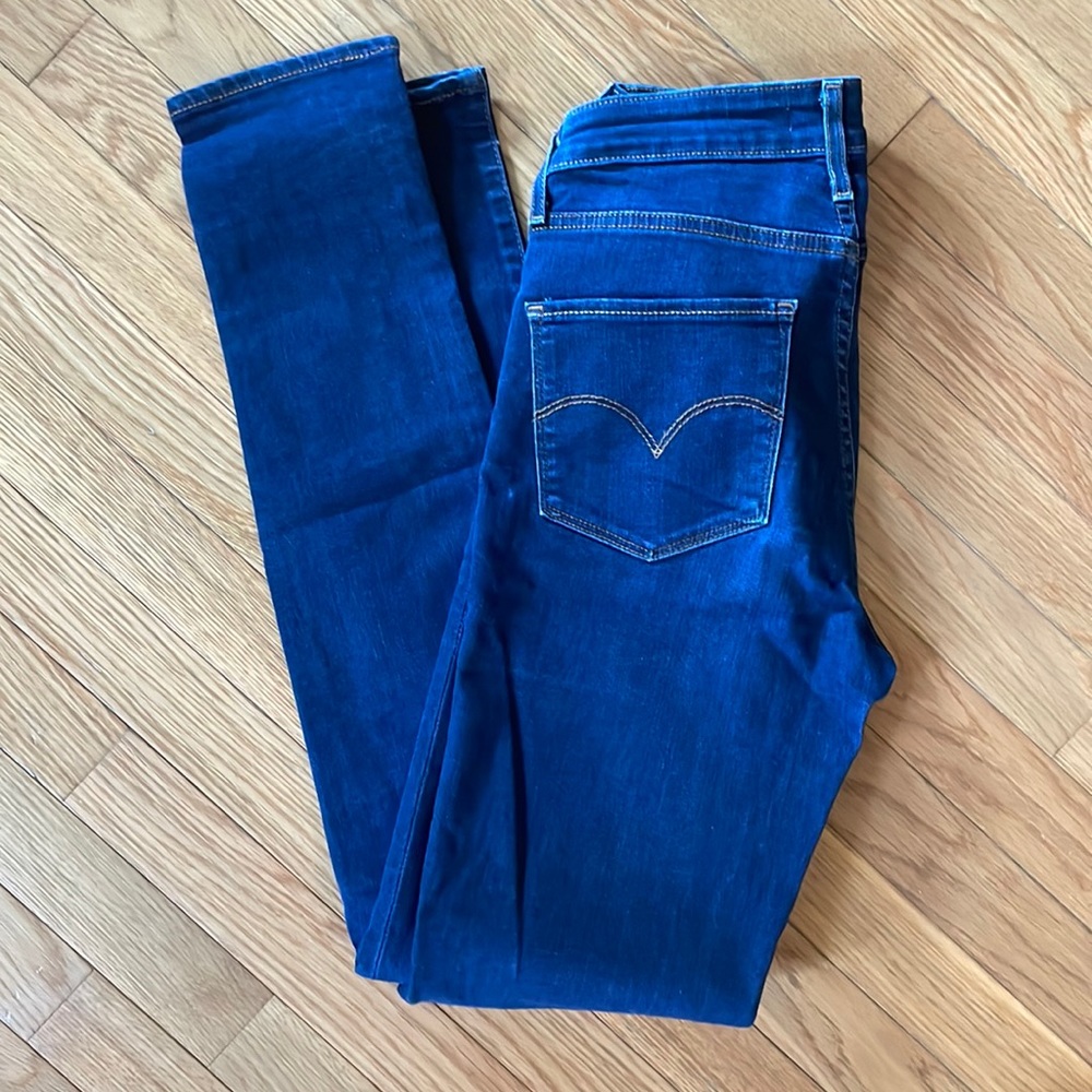 Levi 722 skinny high rise size 27